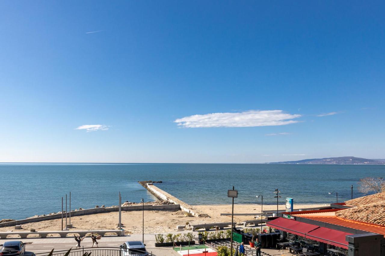Supreme Beach Apartments 巴尔奇克 外观 照片